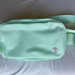Lululemon Everywhere Belt Bag 1L in Mint Moment, mint green (NWT)